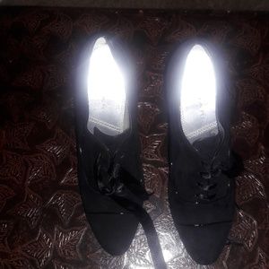 Tahari  Booties